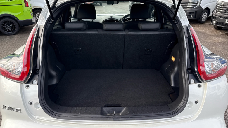 Nissan Juke 1.5 dCi N-Connecta 5dr Diesel Hatchback